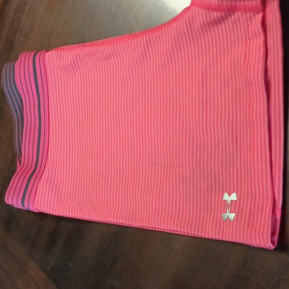 Under Armour Pink Heat Gear Women's Size Medium - Picture 6 of 6